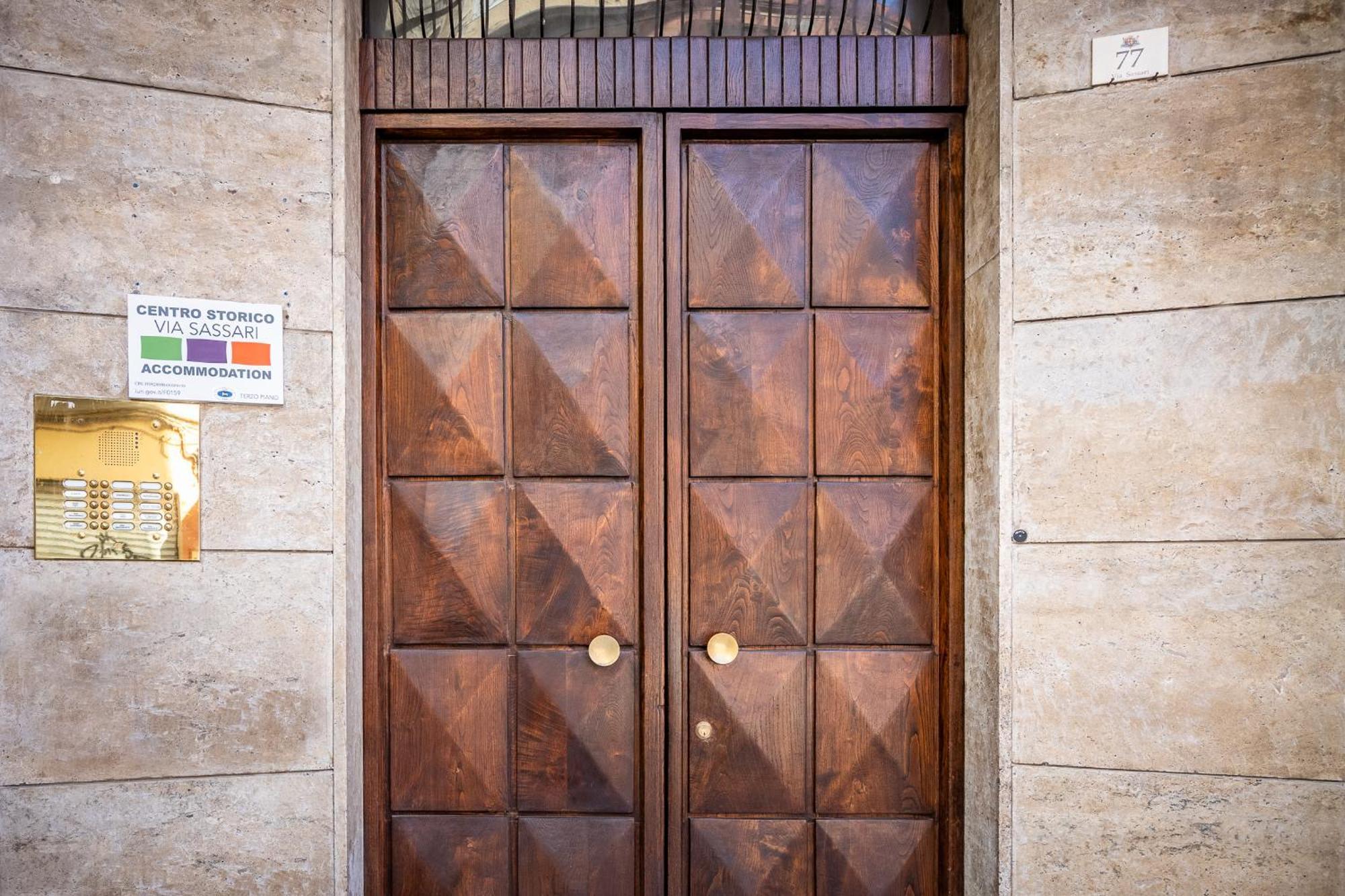 Centro Storico Via Sassari Accommodation Cagliari Exterior foto